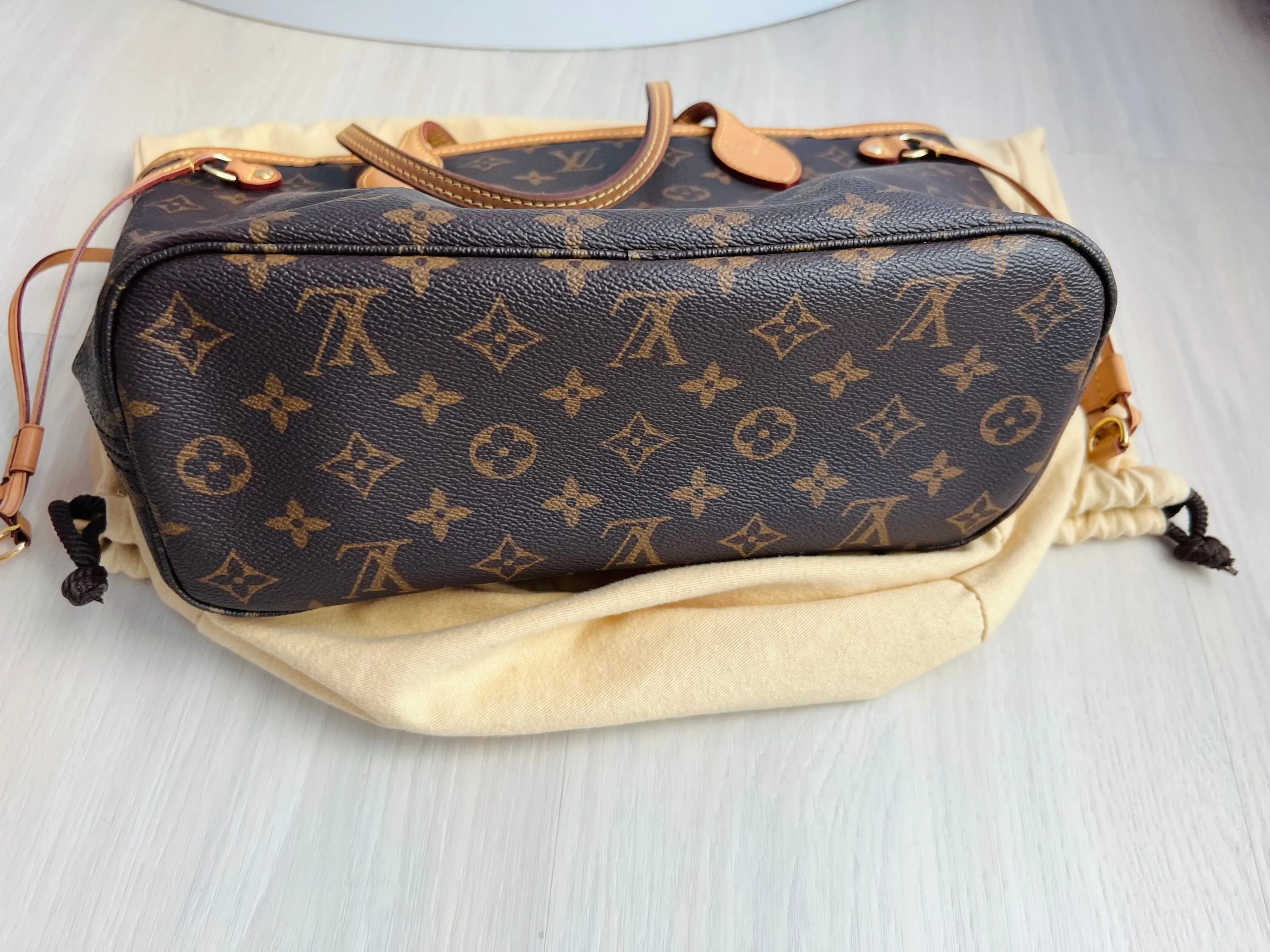 Louis Vuitton Neverfull bag