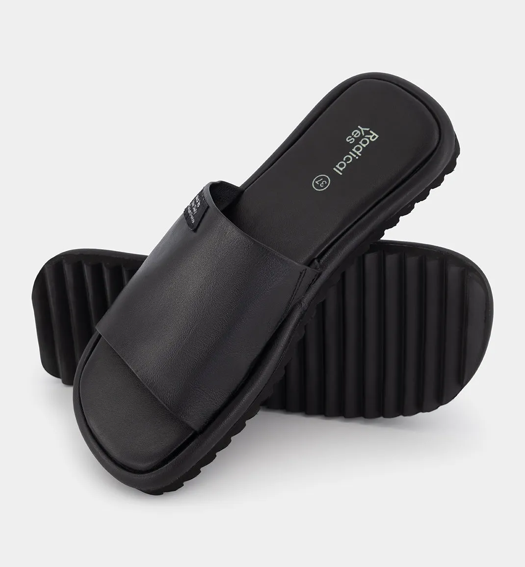 Yoyogi Leather Slide | Black